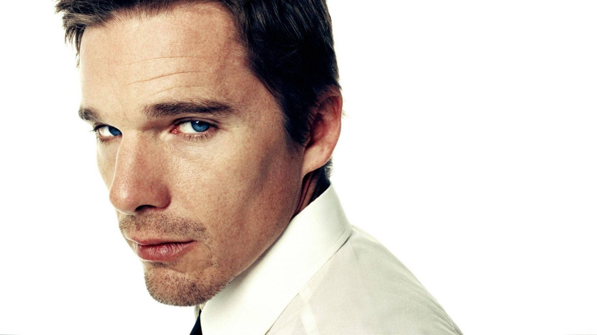 Attractive Hollywood Celebrity Ethan Hawke Wallpaper