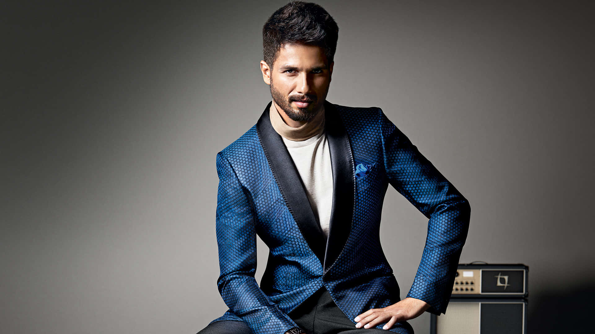 Attractive Indian Guy And Actor Shahid Kapoor Wallpaper