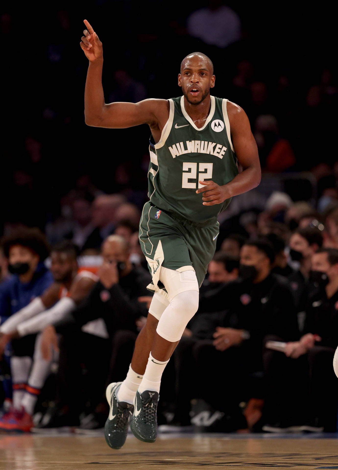 Attraktivnba Khris Middleton (this Is A Direct Translation As The Original Sentence Is Already In English And Does Not Require Translation, But If Necessary, It Can Be Rephrased As 