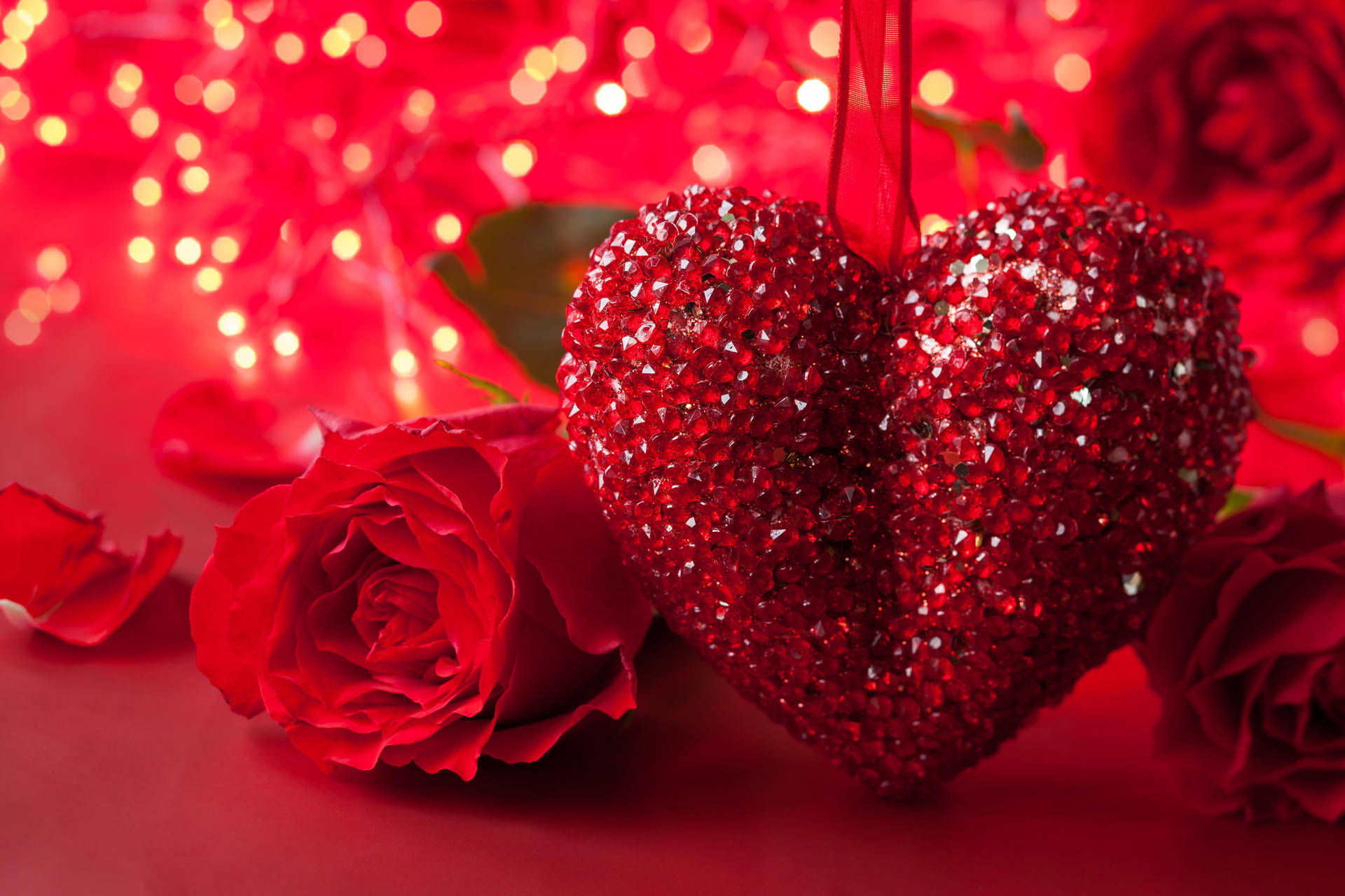 Attractive Red Heart And Rose Wallpaper