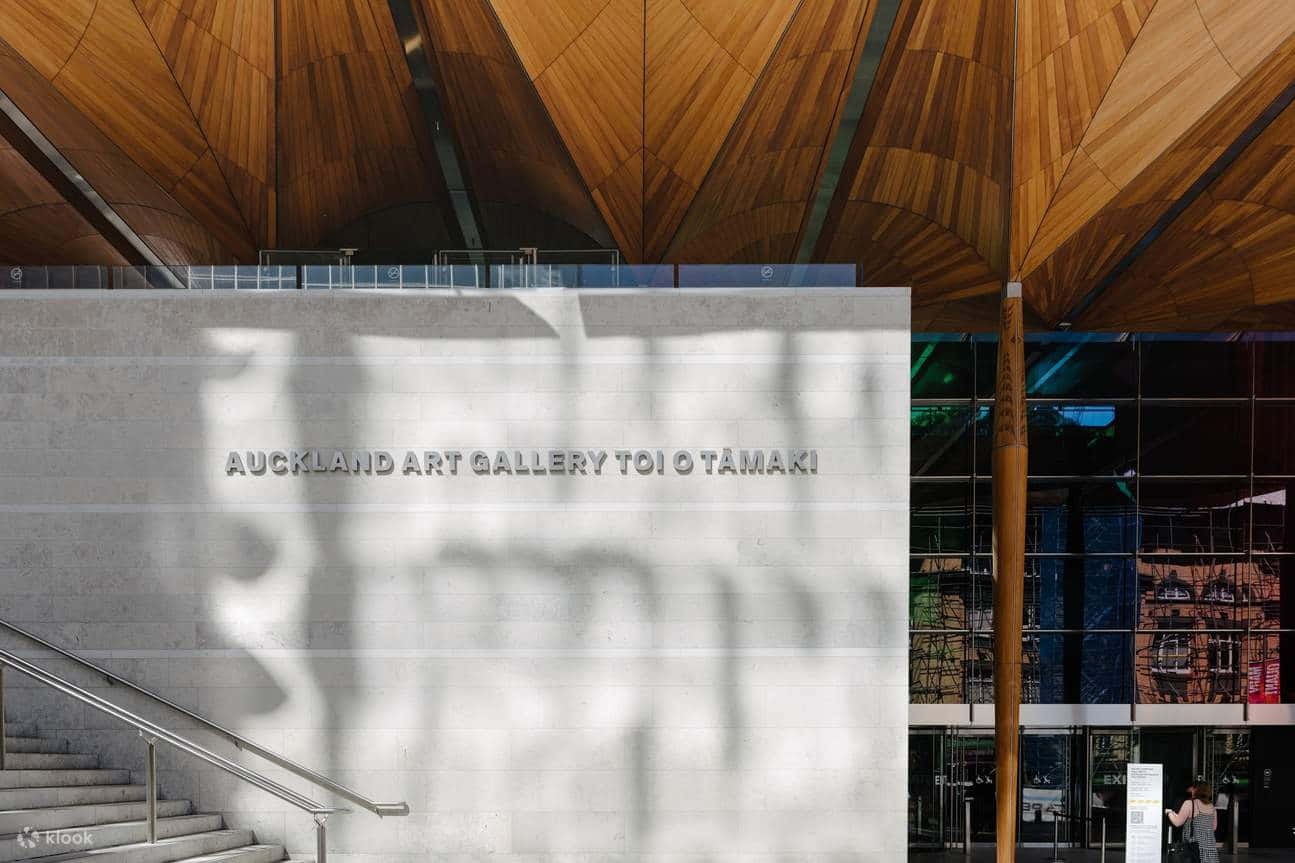 Auckland Art Gallery Exterior Shadow Wallpaper