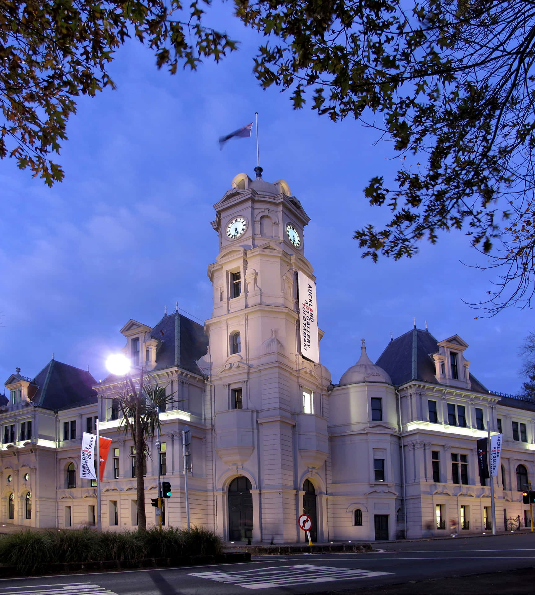 Auckland Art Gallery Twilight Wallpaper