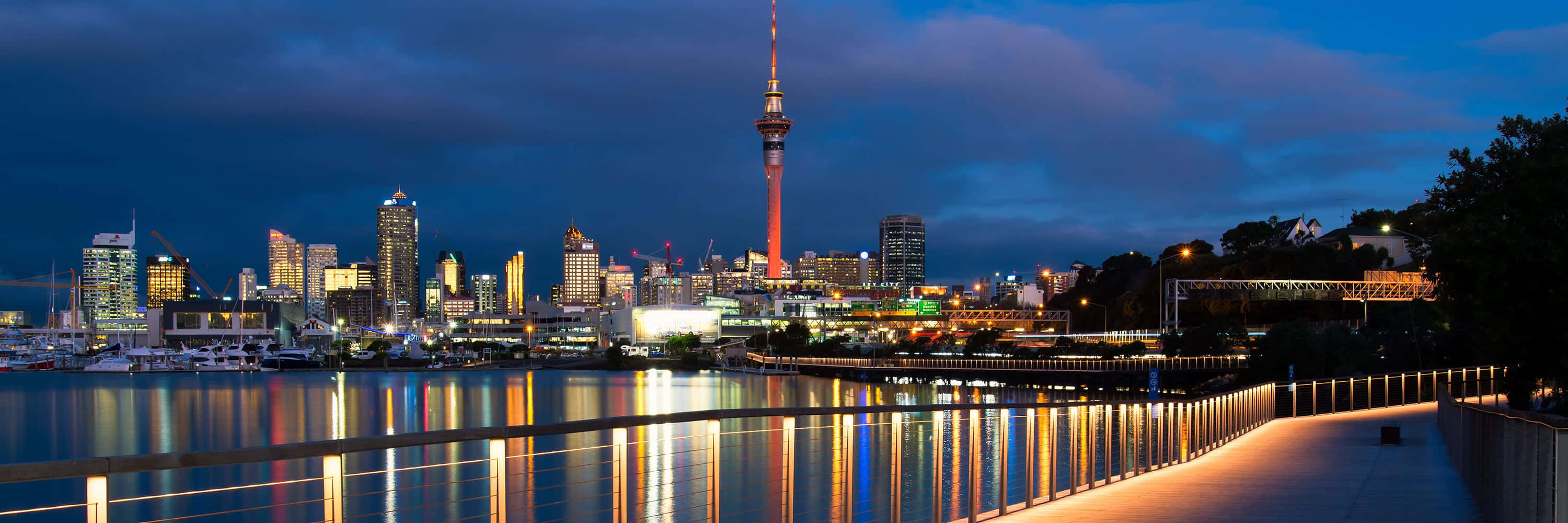 Auckland Skylineat Twilight Wallpaper