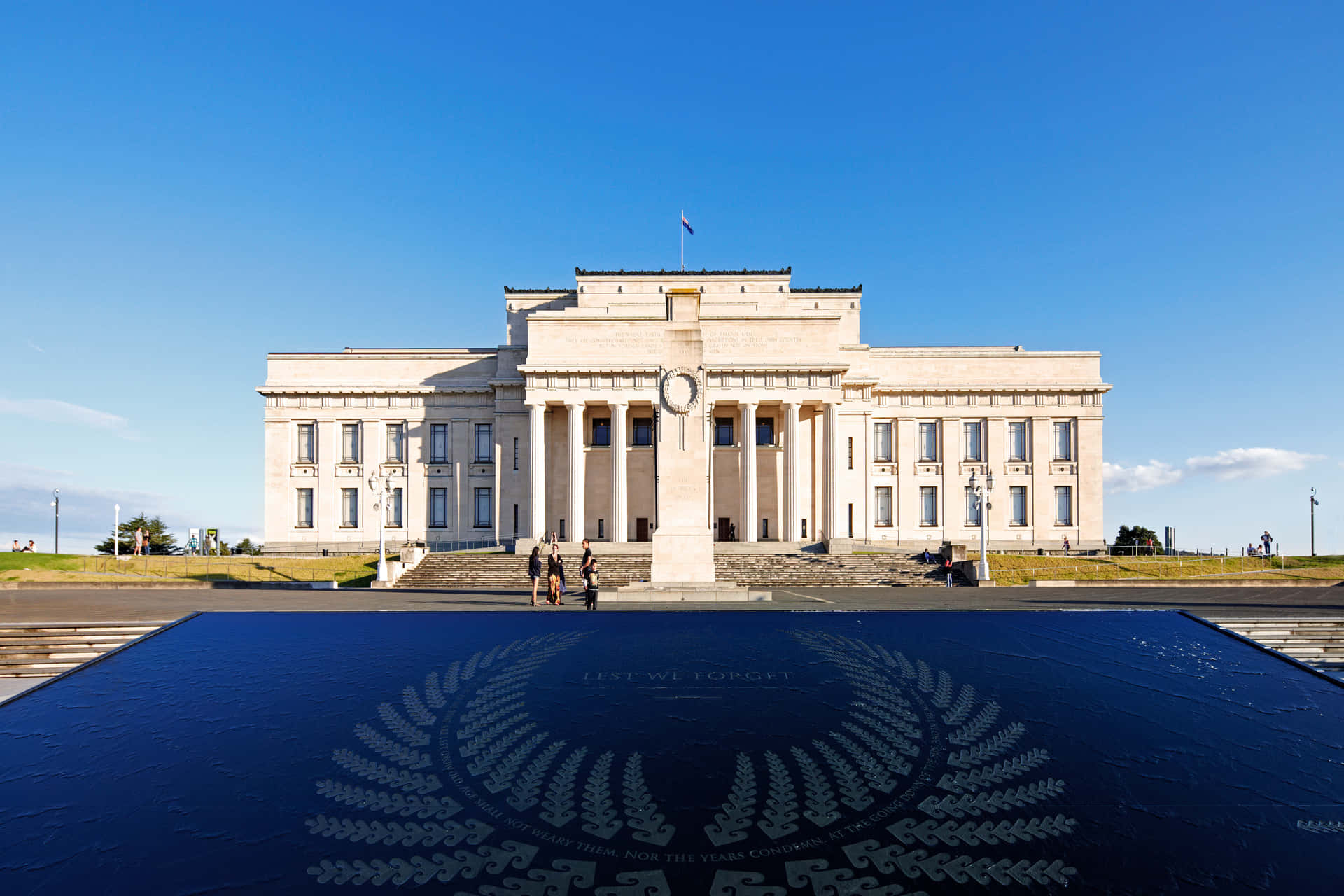 Auckland War Memorial Museum Facade Wallpaper