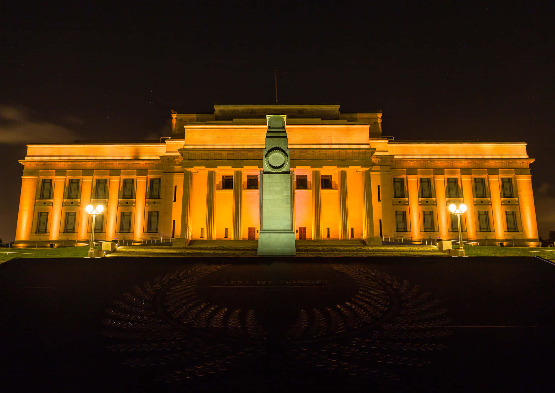 Auckland War Memorial Museum Nighttime Illumination Wallpaper