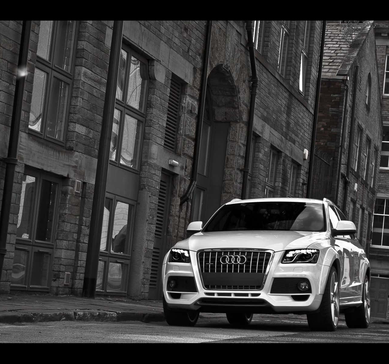 Sleek and Sophisticated Audi Q5 on the Road Wallpaper