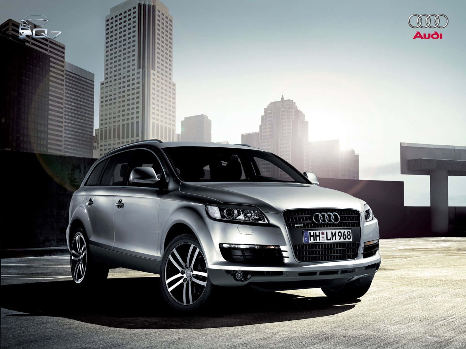Audi Q7 - A Symbol Of Luxury And Power Wallpaper