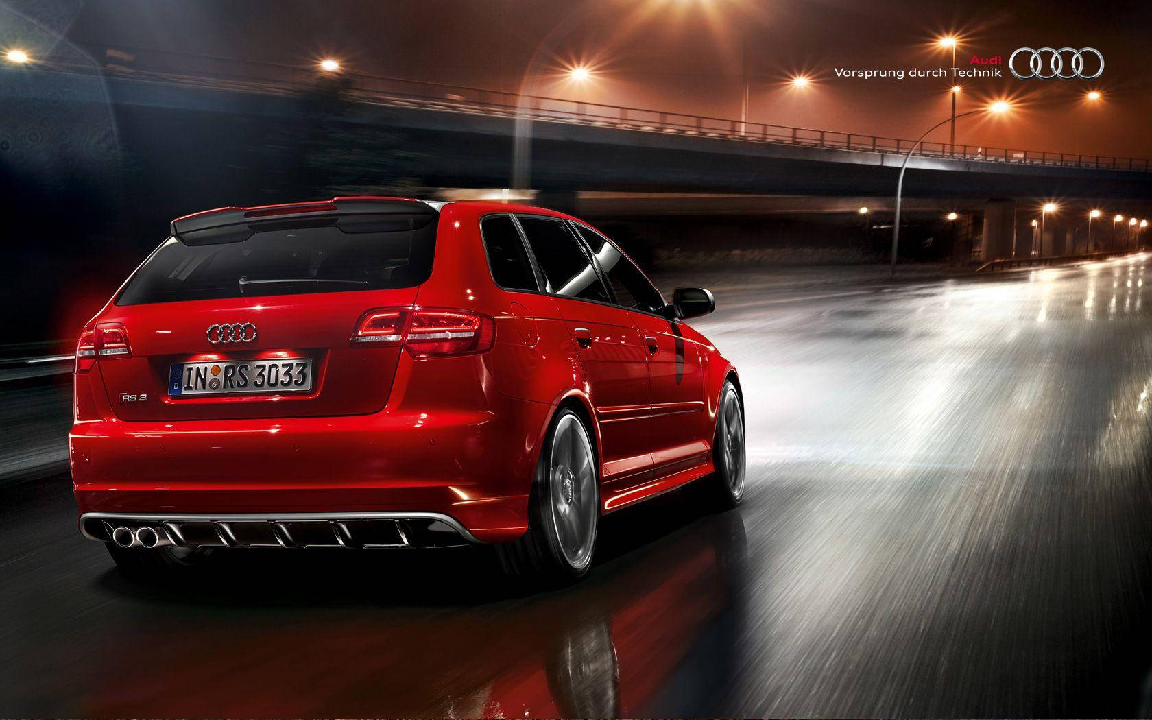 Audi RS Kører om Natten Wallpaper