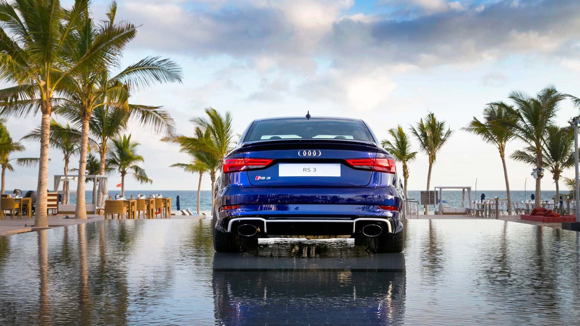 Elimpresionante Audi Rs3, Combinando Rendimiento Y Lujo. Fondo de pantalla