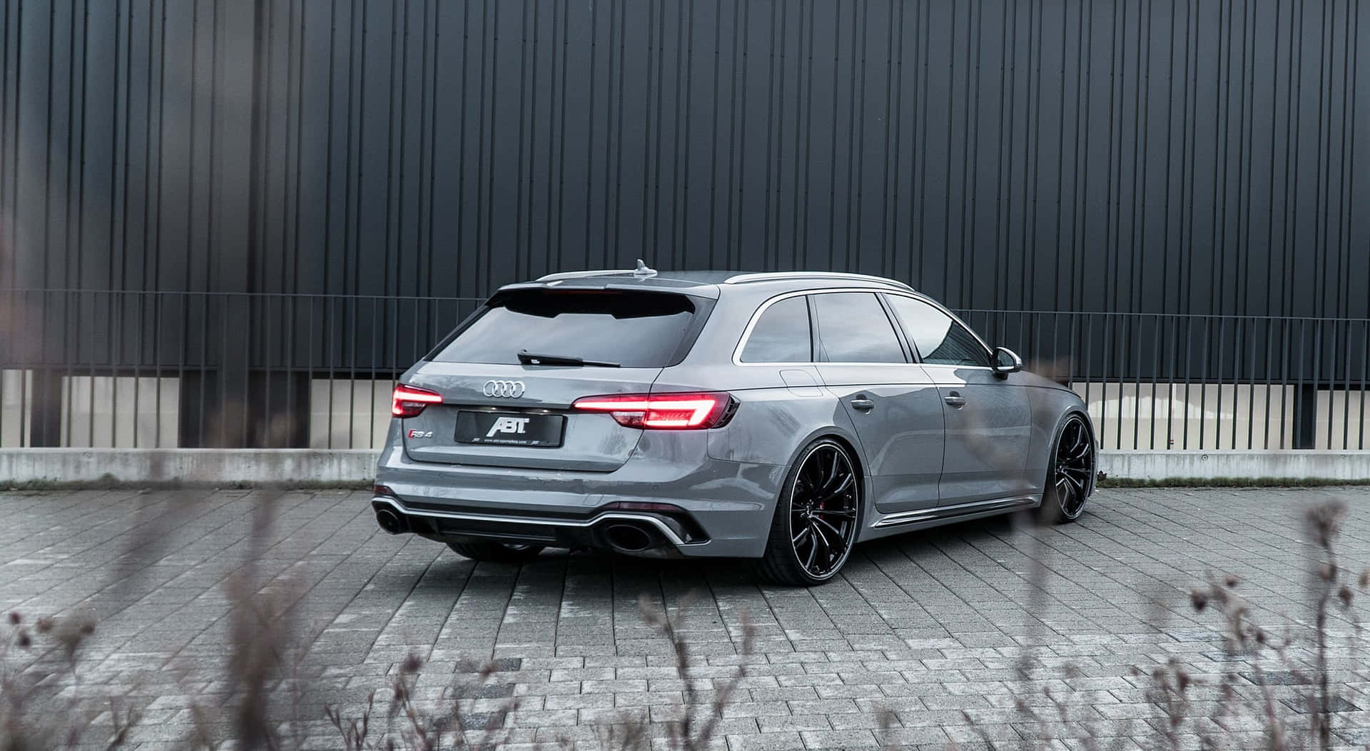 Audi RS4 Performance Beast Wallpaper