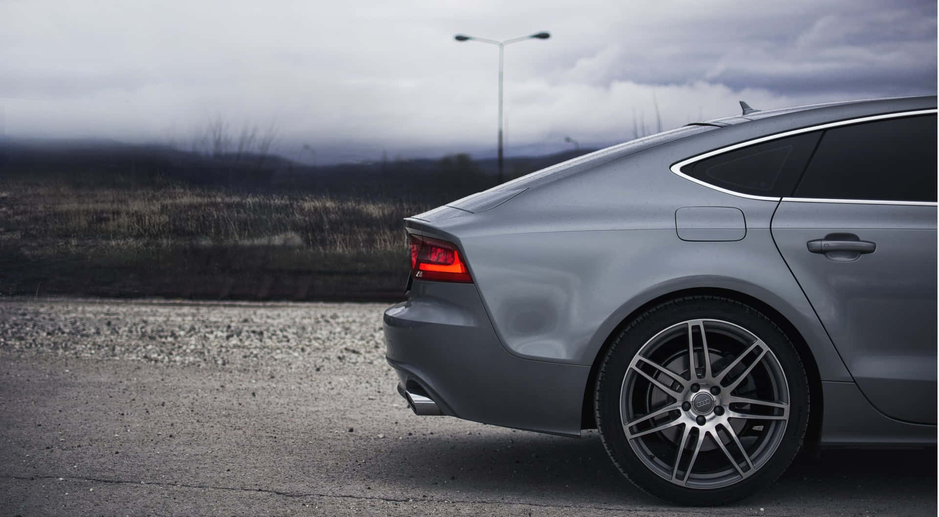 Audis7 Sportback En Una Animada Ciudad Fondo de pantalla