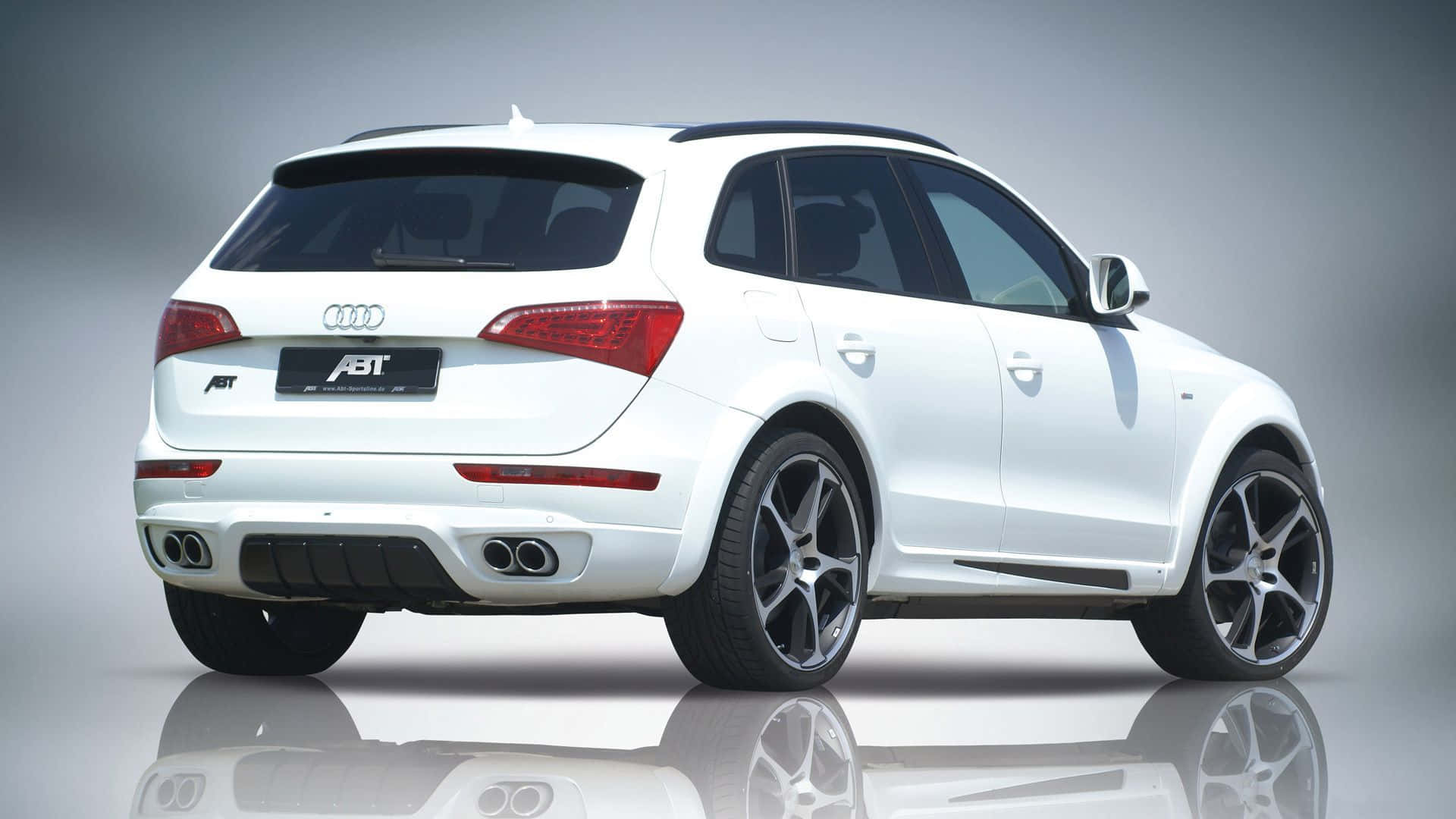 Sleek and Powerful Audi Sq5 on the Street Wallpaper