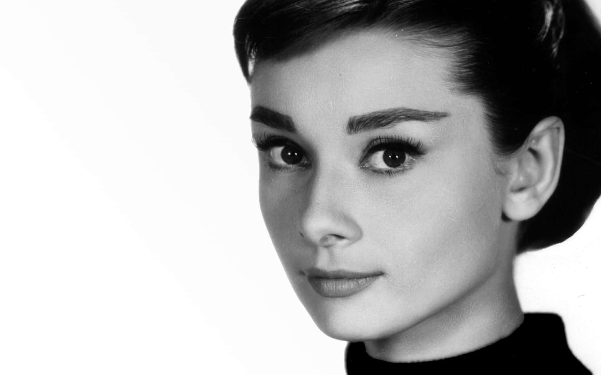 Entidløs Portræt Af Audrey Hepburn.