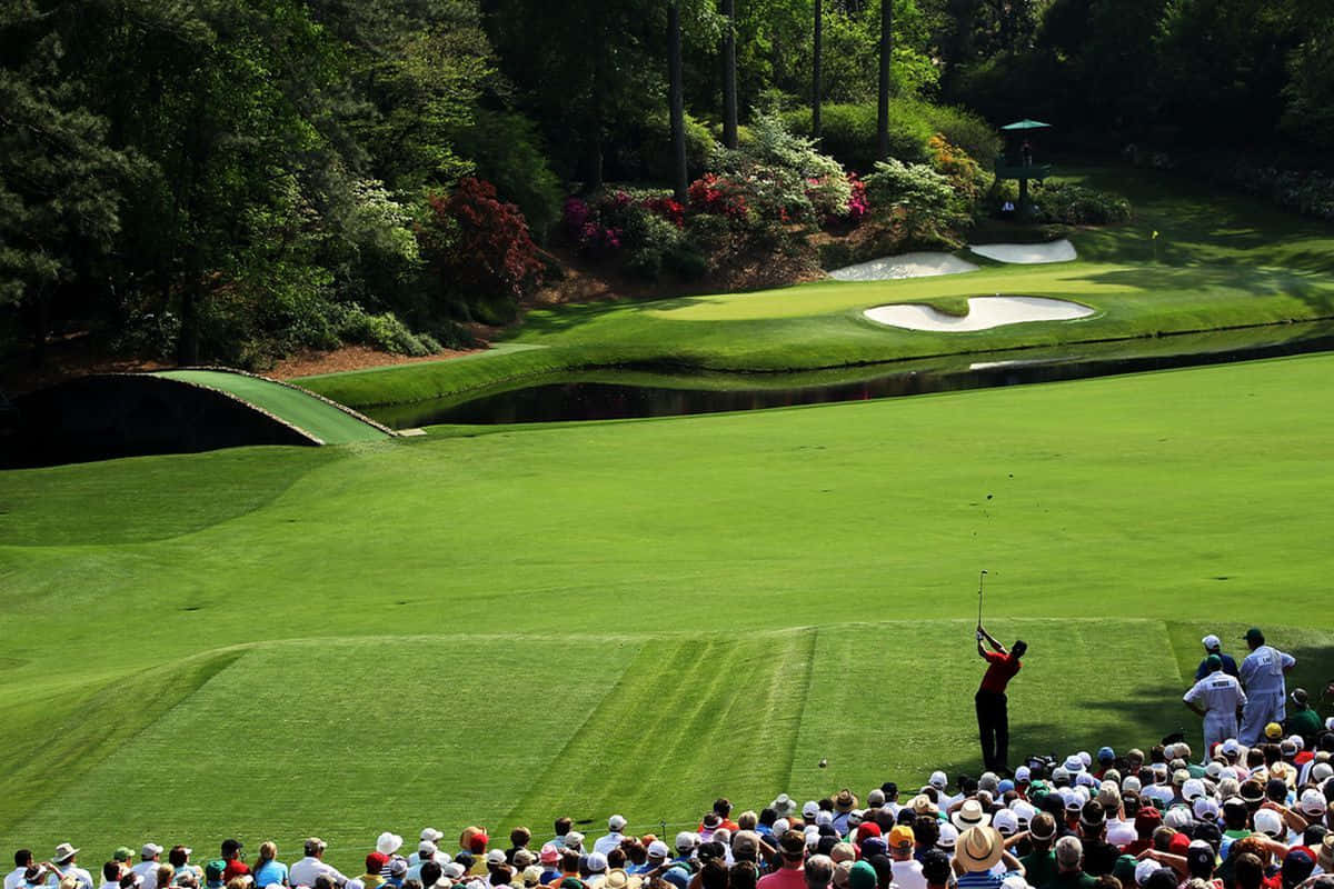 Golfers tee-off at Augusta National Golf Course Wallpaper