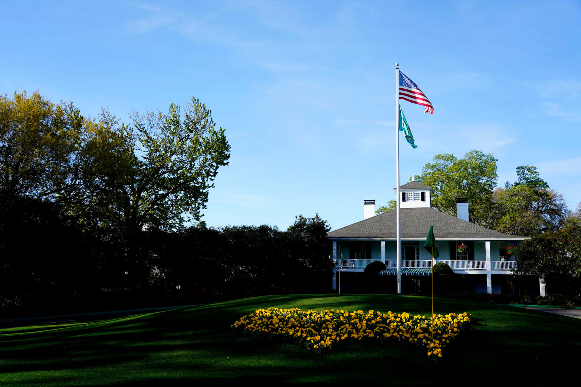 Spielensie Golf Auf Dem Berühmten Augusta National Golfplatz - Jetzt Auf Ihrem Iphone Verfügbar! Wallpaper