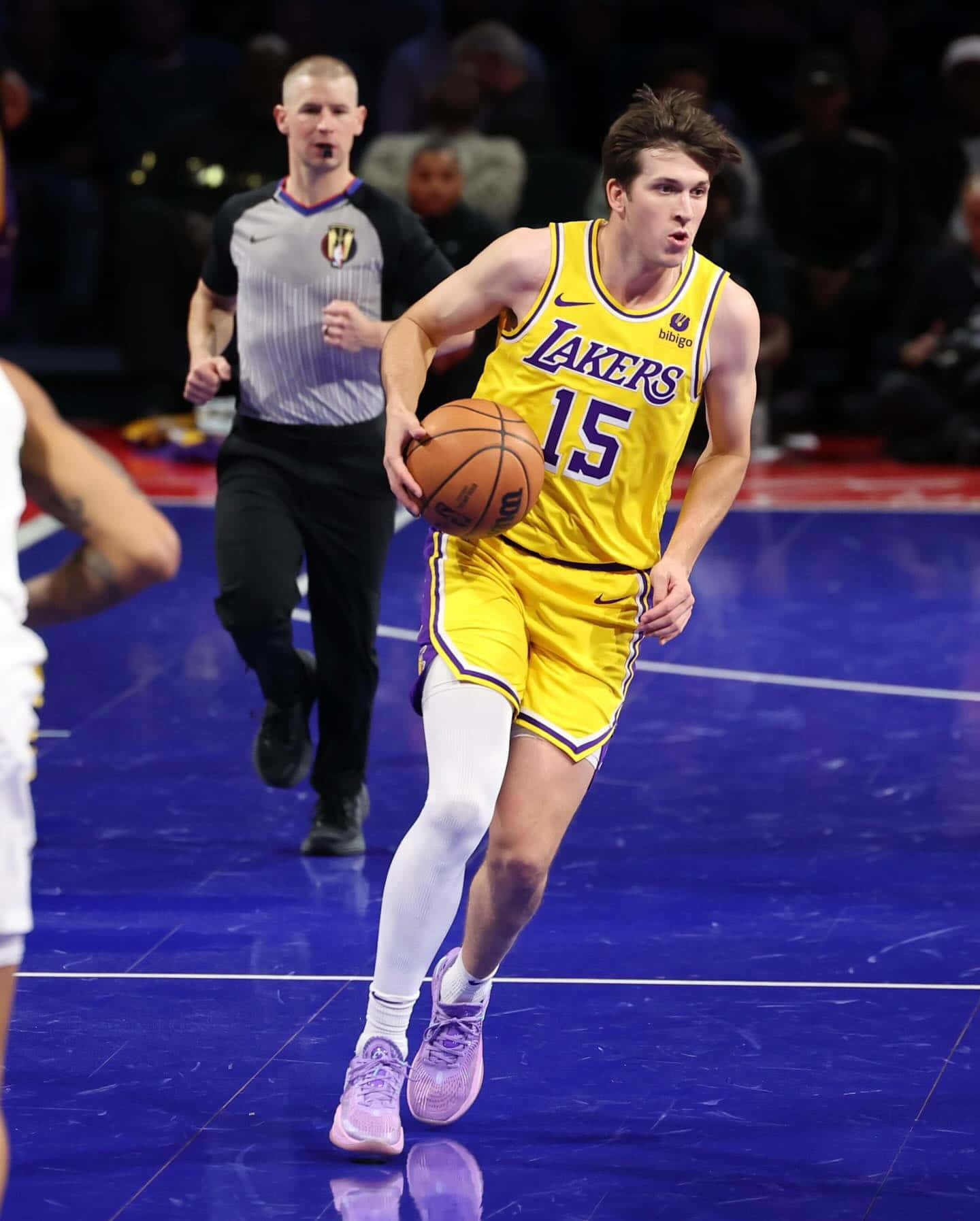 Austin Reaves Lakers Game Action Wallpaper