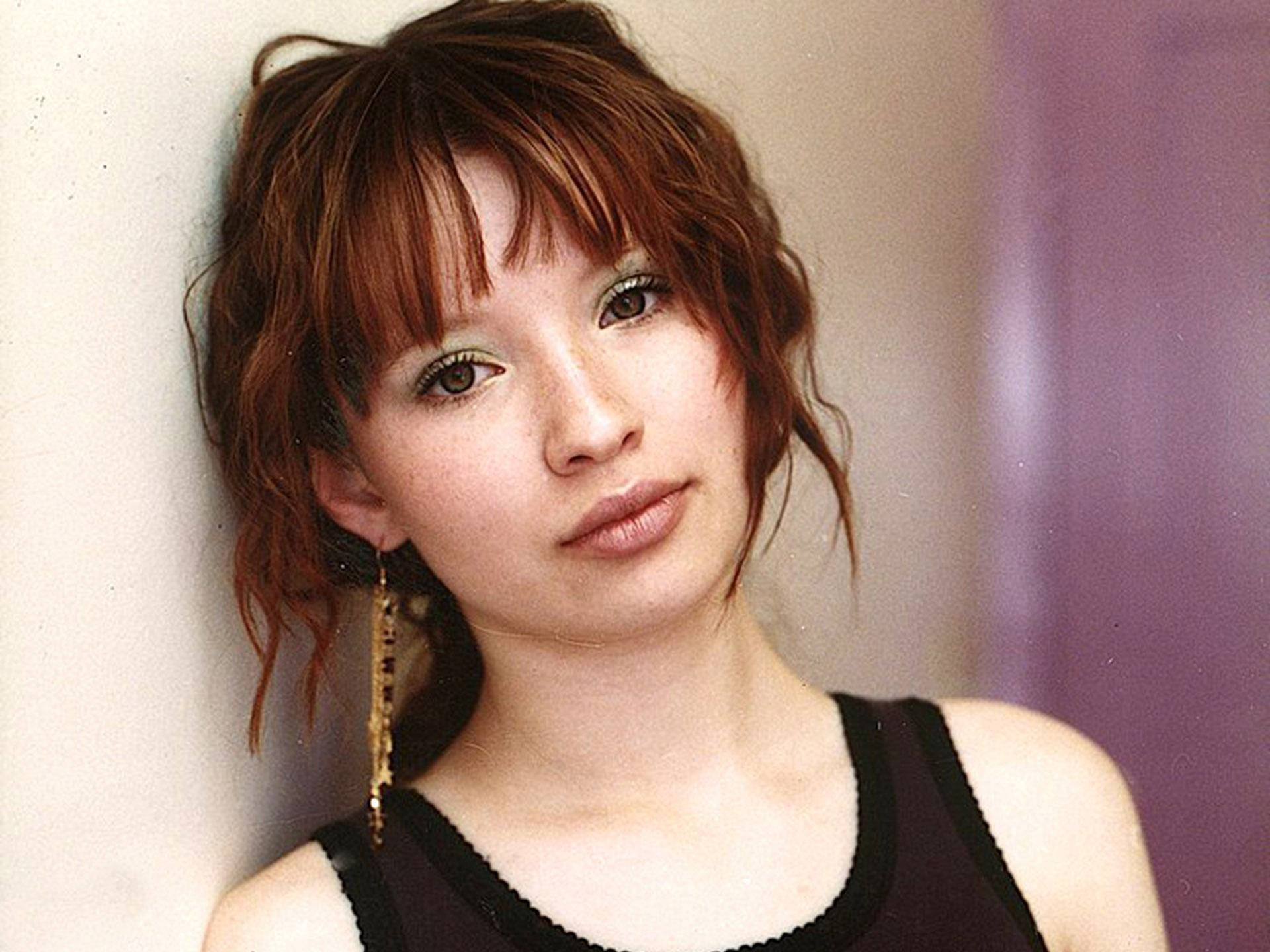 100+] Emily Browning Wallpapers | Wallpapers.com
