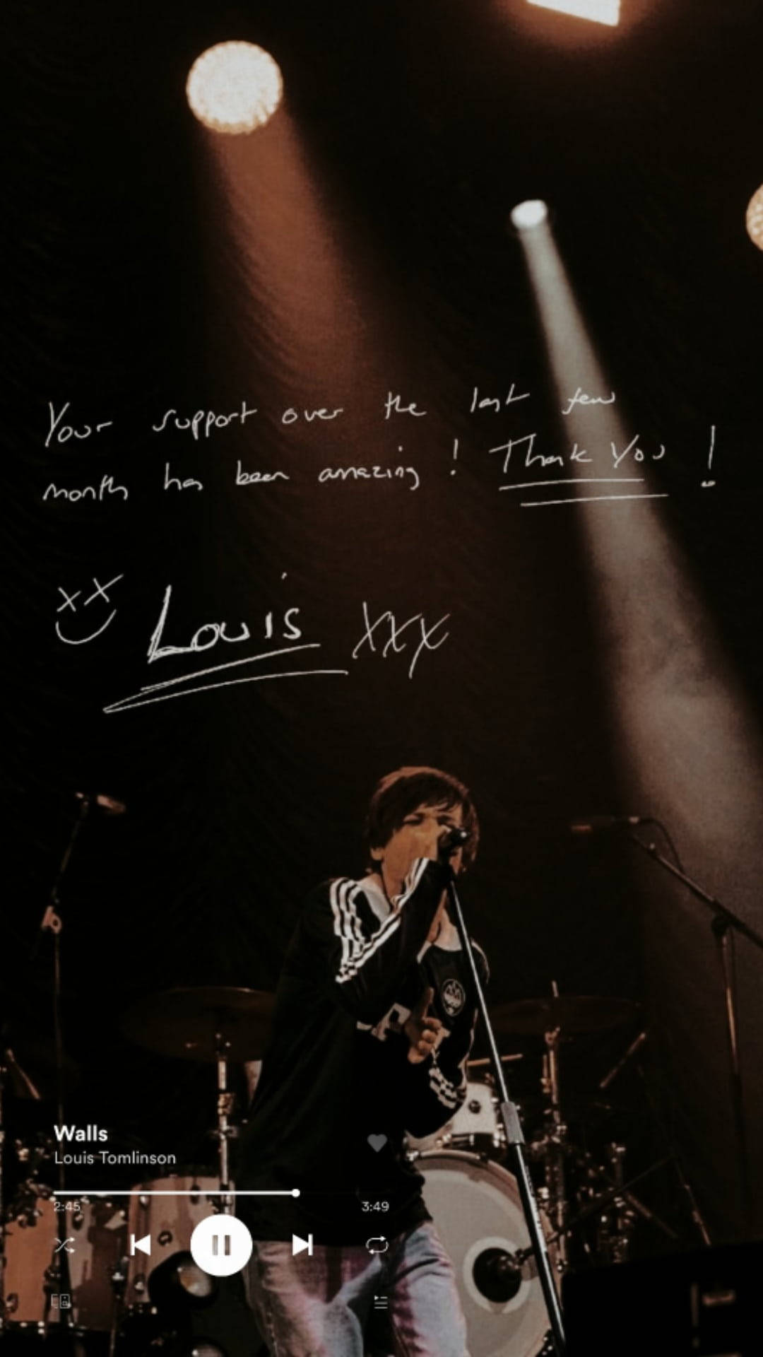 Autograph From Louis Tomlinson Background