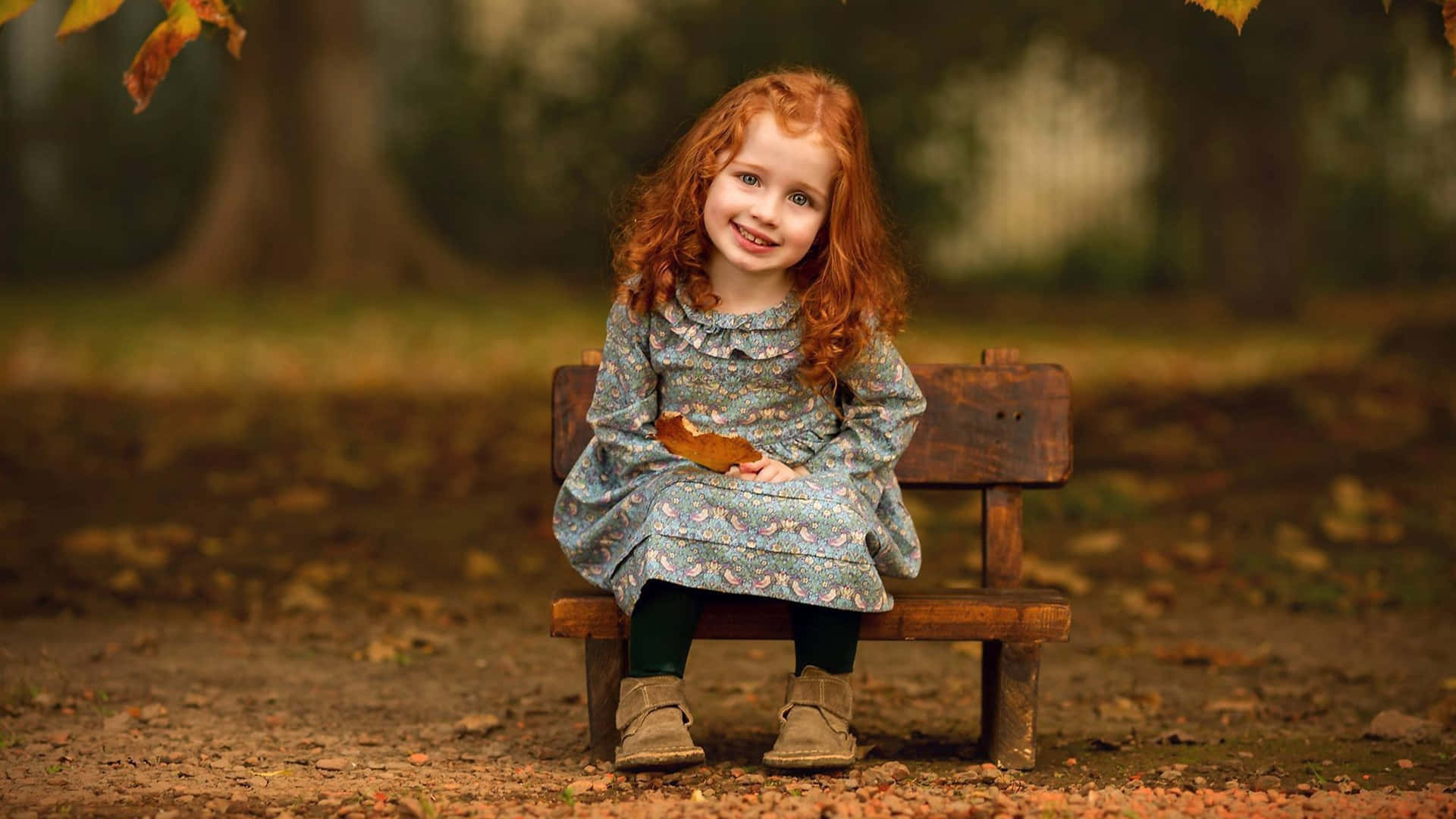 Autumn Smile Little Girl Bench Wallpaper