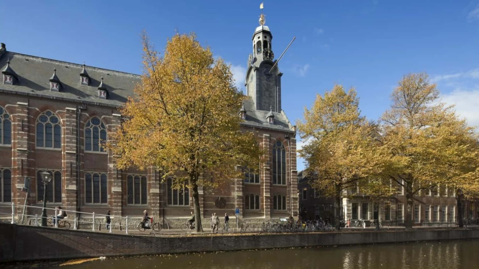 Autumnin Leiden Academy Building Wallpaper