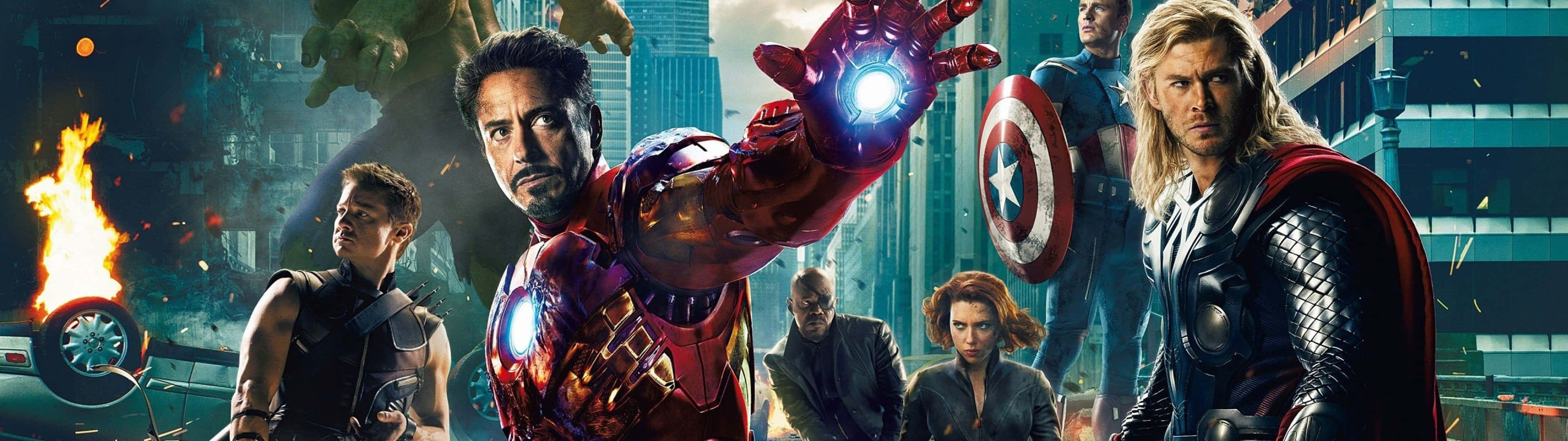 Gør dig klar til en episk actioneventyr med Marvels Avengers i dual screen mode. Wallpaper