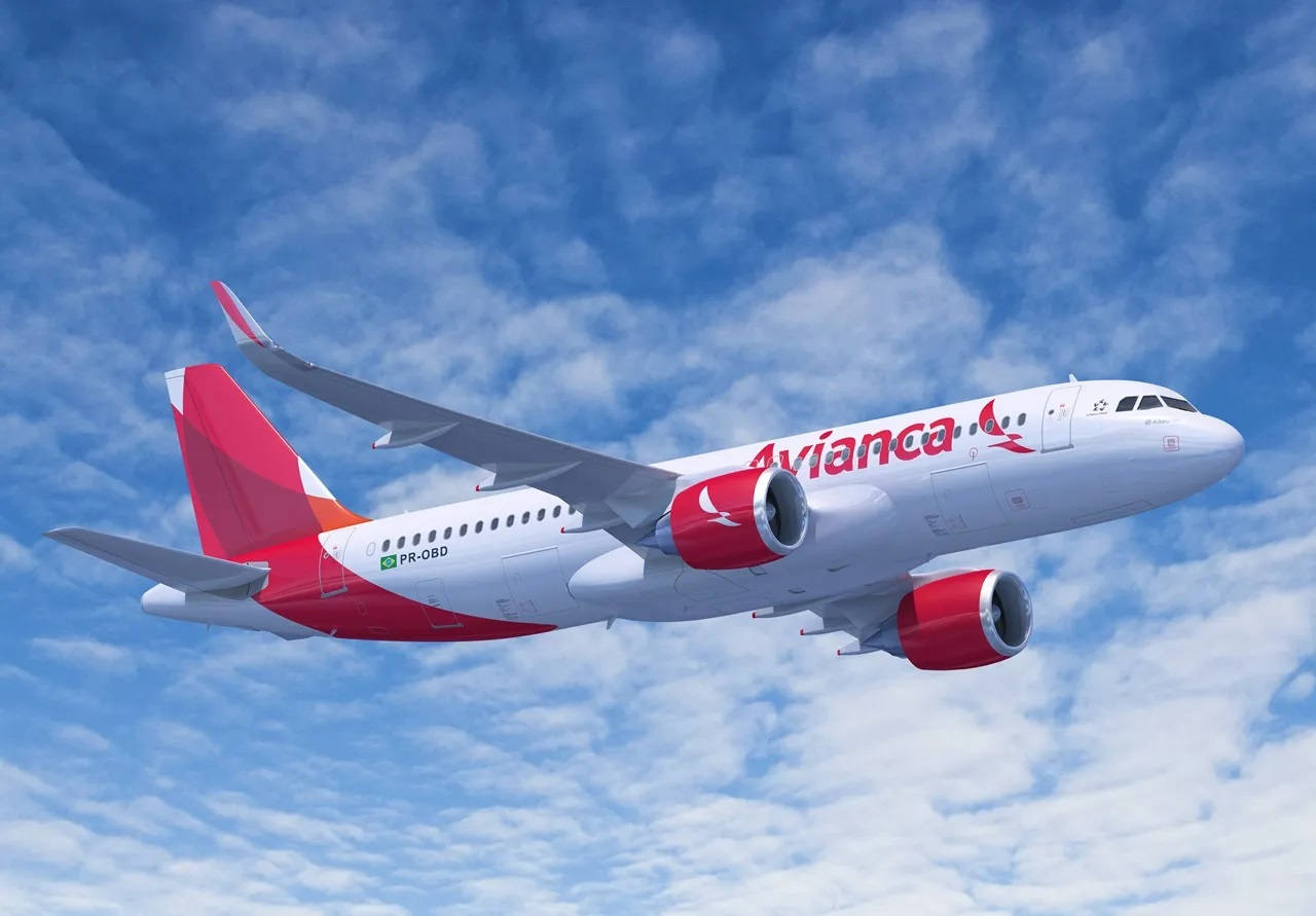 Avianca Airline Airbus A321LR Low Angle Shot Wallpaper