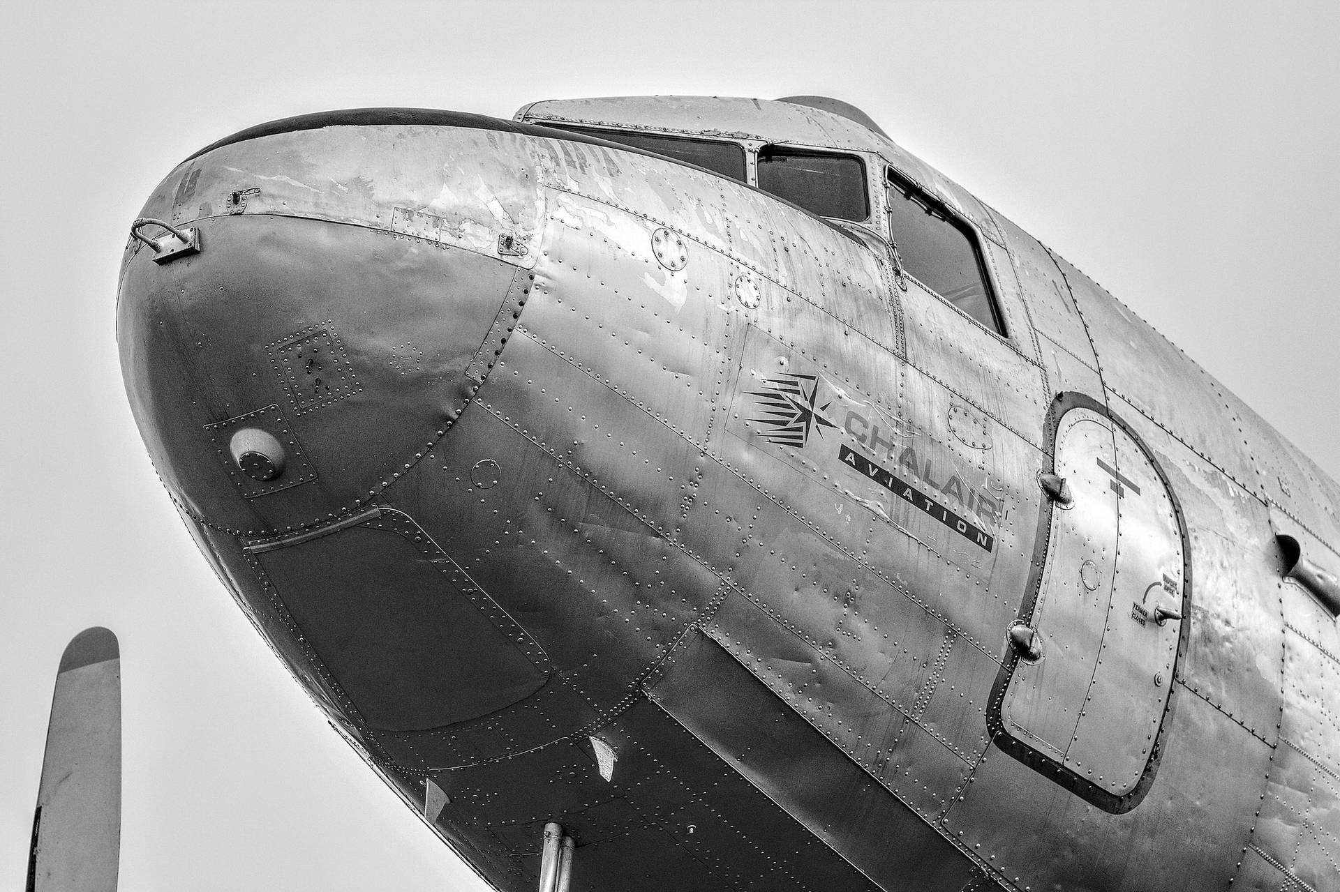 Vintage Aviation Douglas C-47 Skytrain Tapet Wallpaper