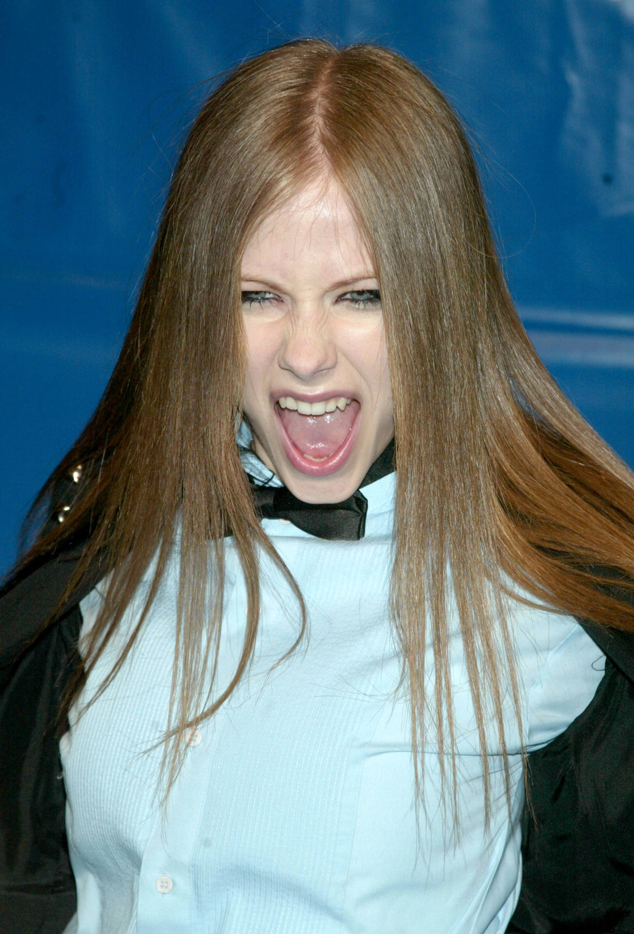 Avril Lavigne At Grammys Wallpaper
