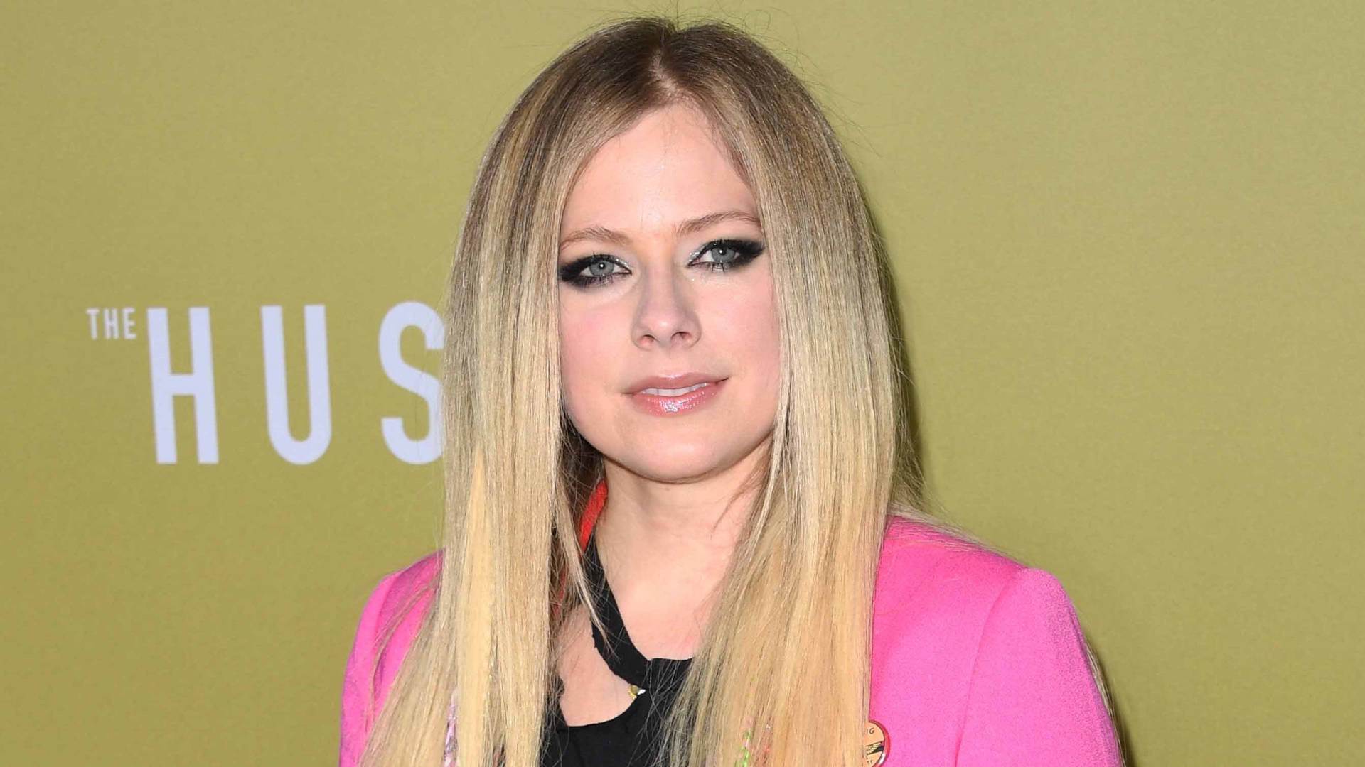 Avril Lavigne The Hustle Wallpaper