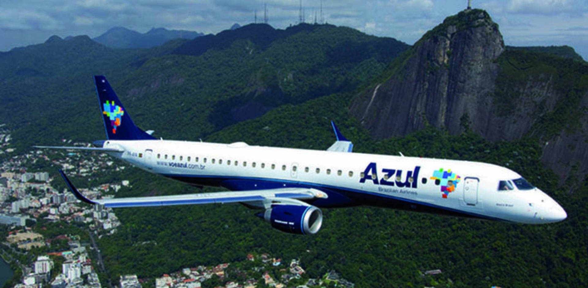 Azul Airlines City Flying Wallpaper