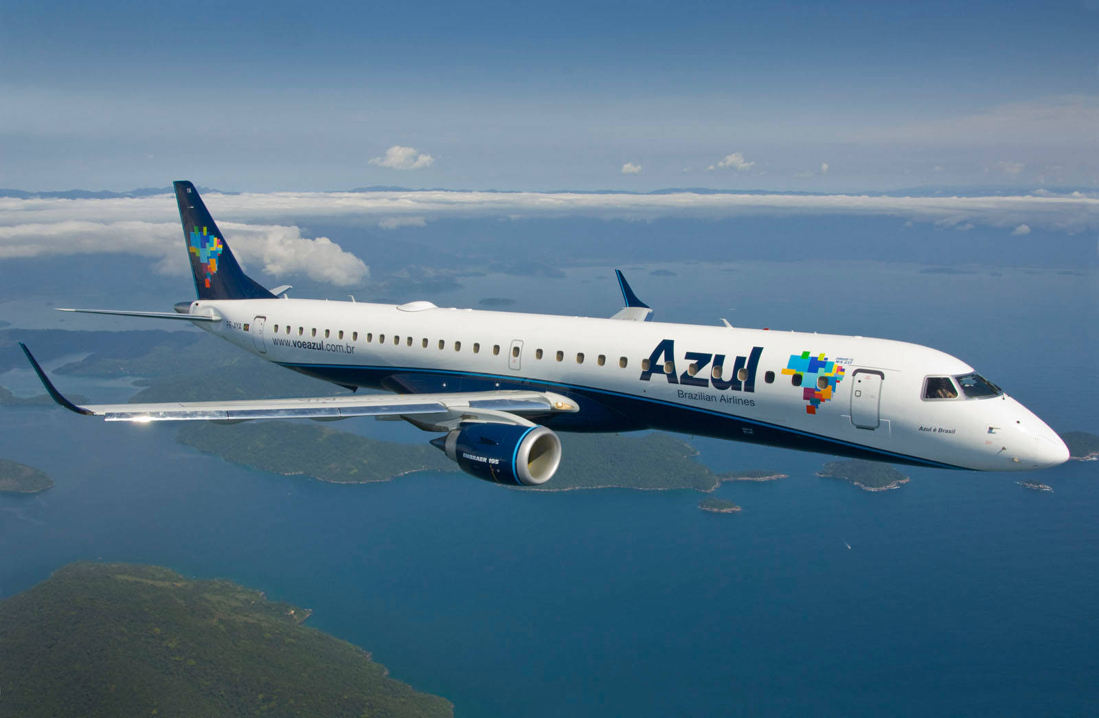Azul Airlines Sea Clouds Wallpaper