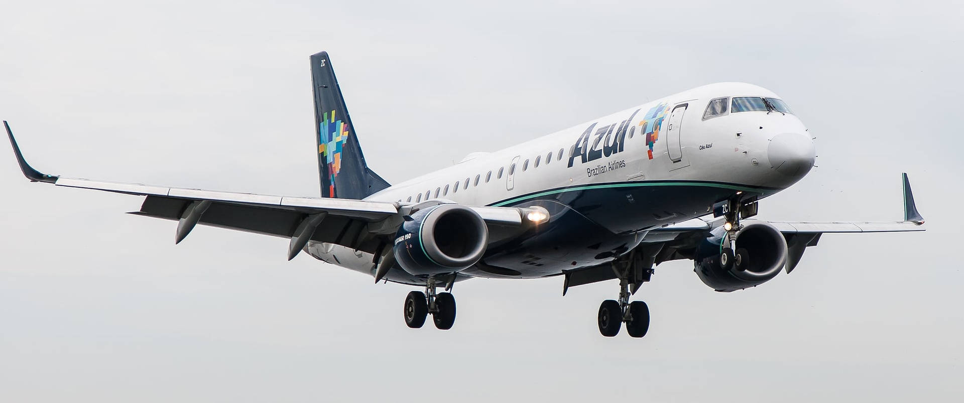 Sfondobianco Con Il Logo Di Azul Airlines. Sfondo