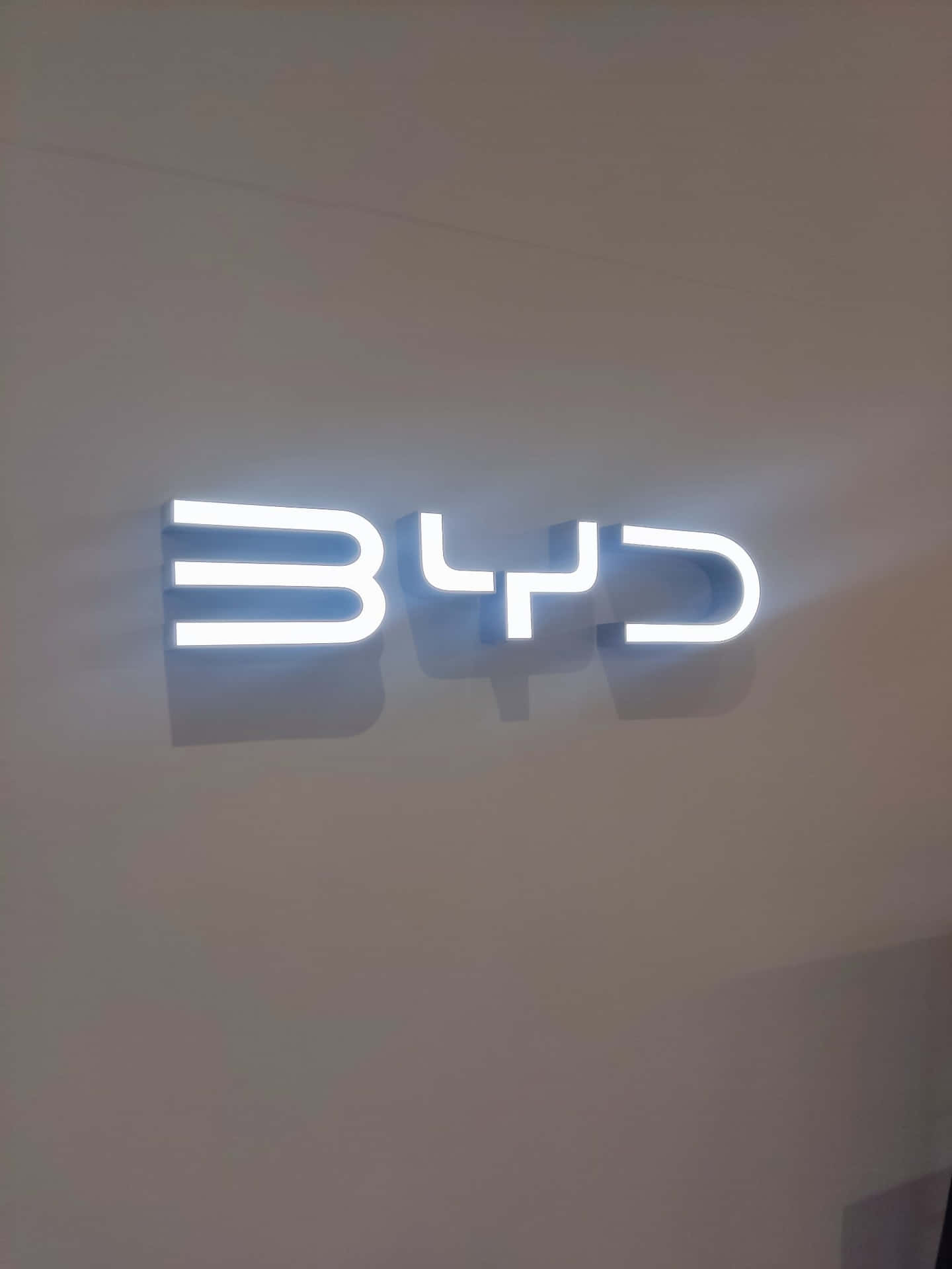 B Y D Logo Belyst Vegg Bakgrunnsbildet