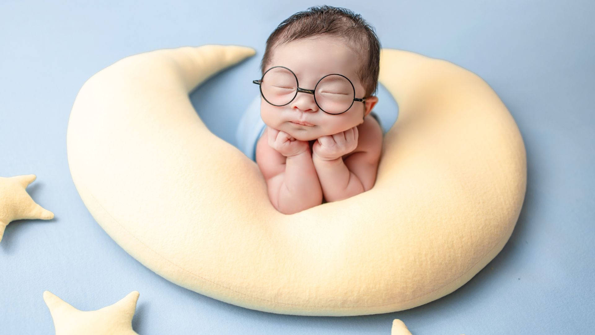 Baby Photography Newborn Wearing Eyeglass Wallpaper