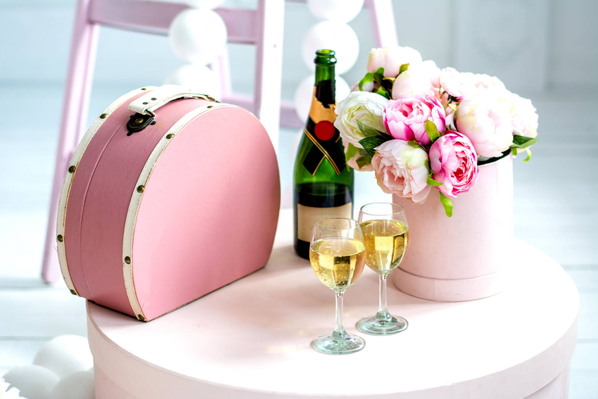 Bachelorette Party Wine Flowers Suitcase