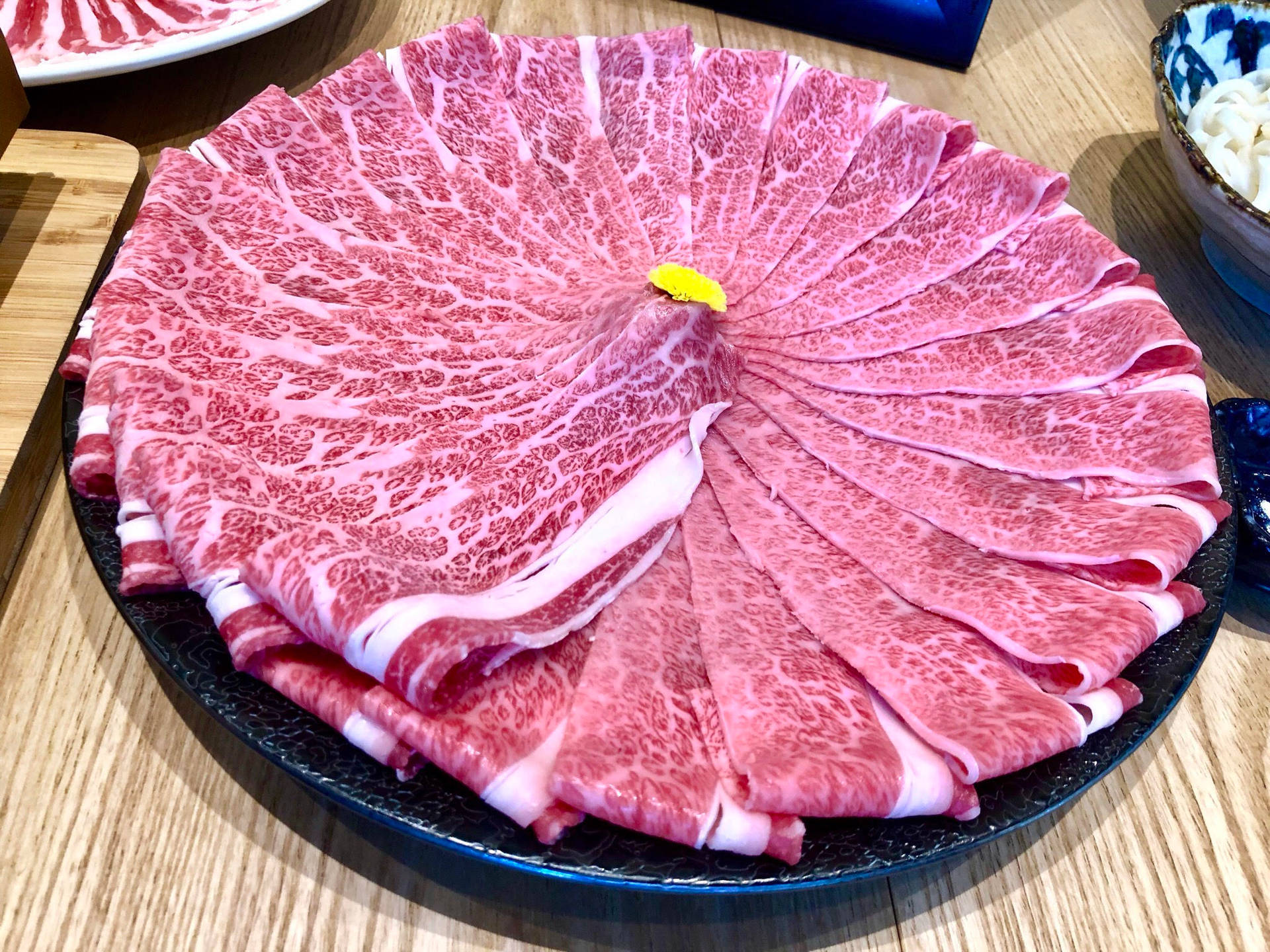 Bacon Cut Fresh Kobe Beef In Circle Wallpaper