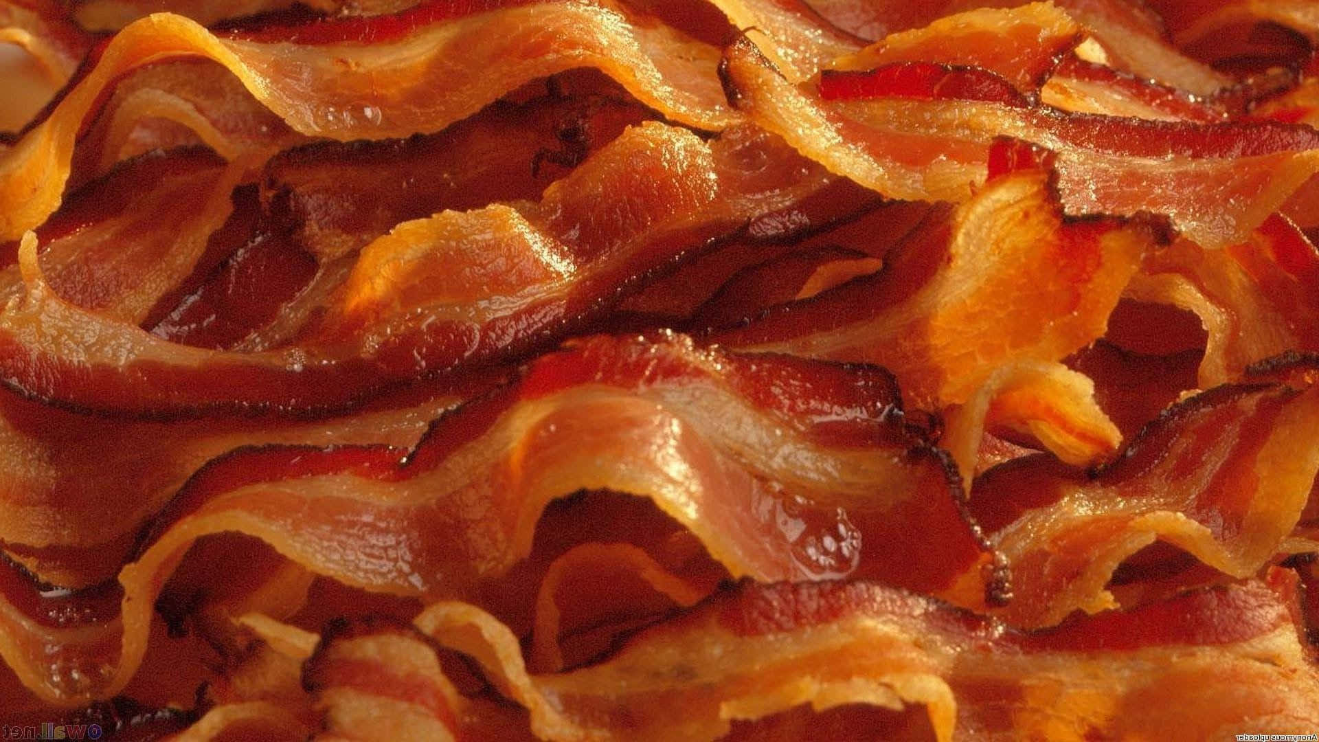 Ocafé Da Manhã Perfeito - Fritando Um Pouco De Bacon.