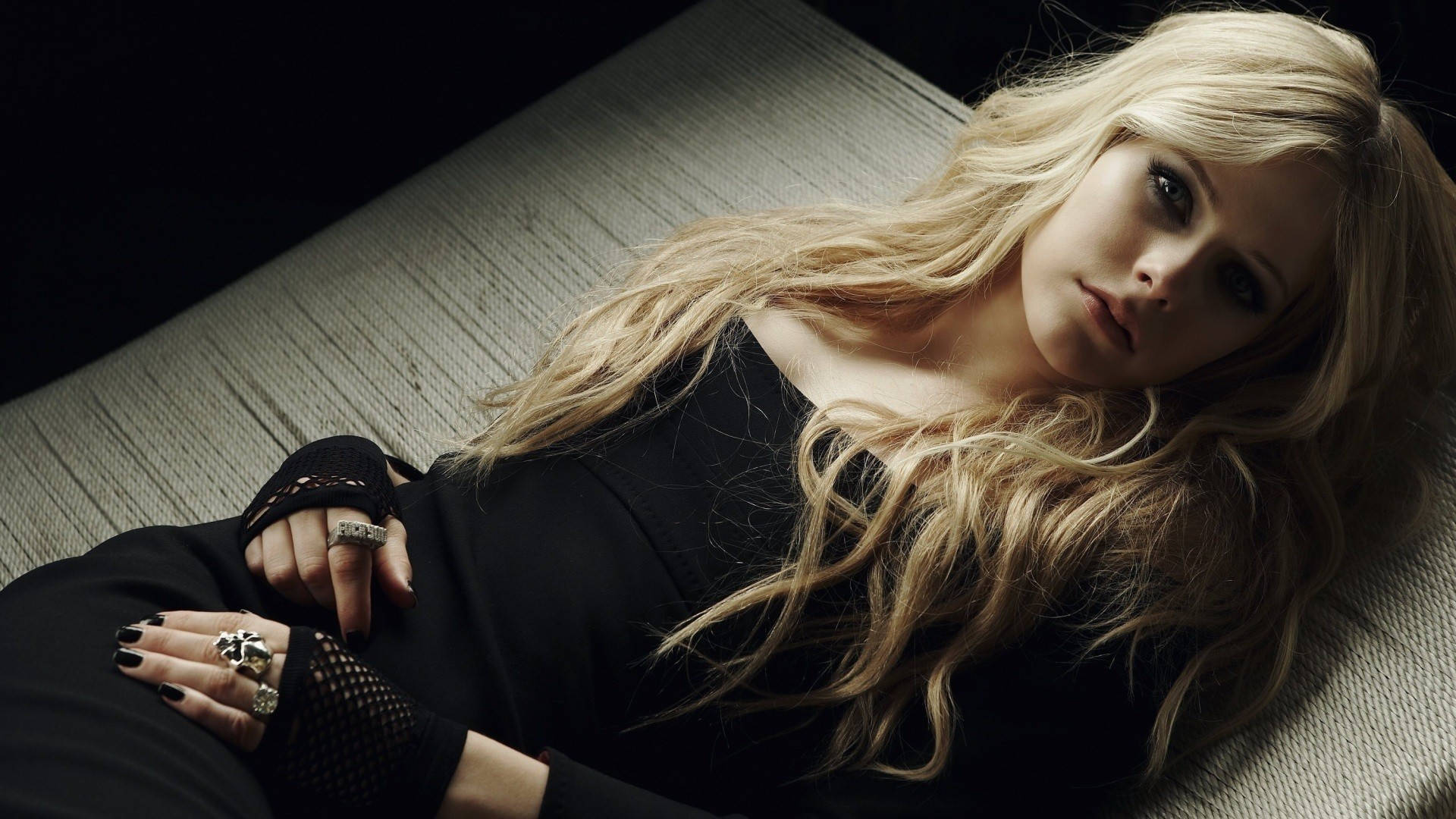 Bad Girl Avril Lavigne Wallpaper
