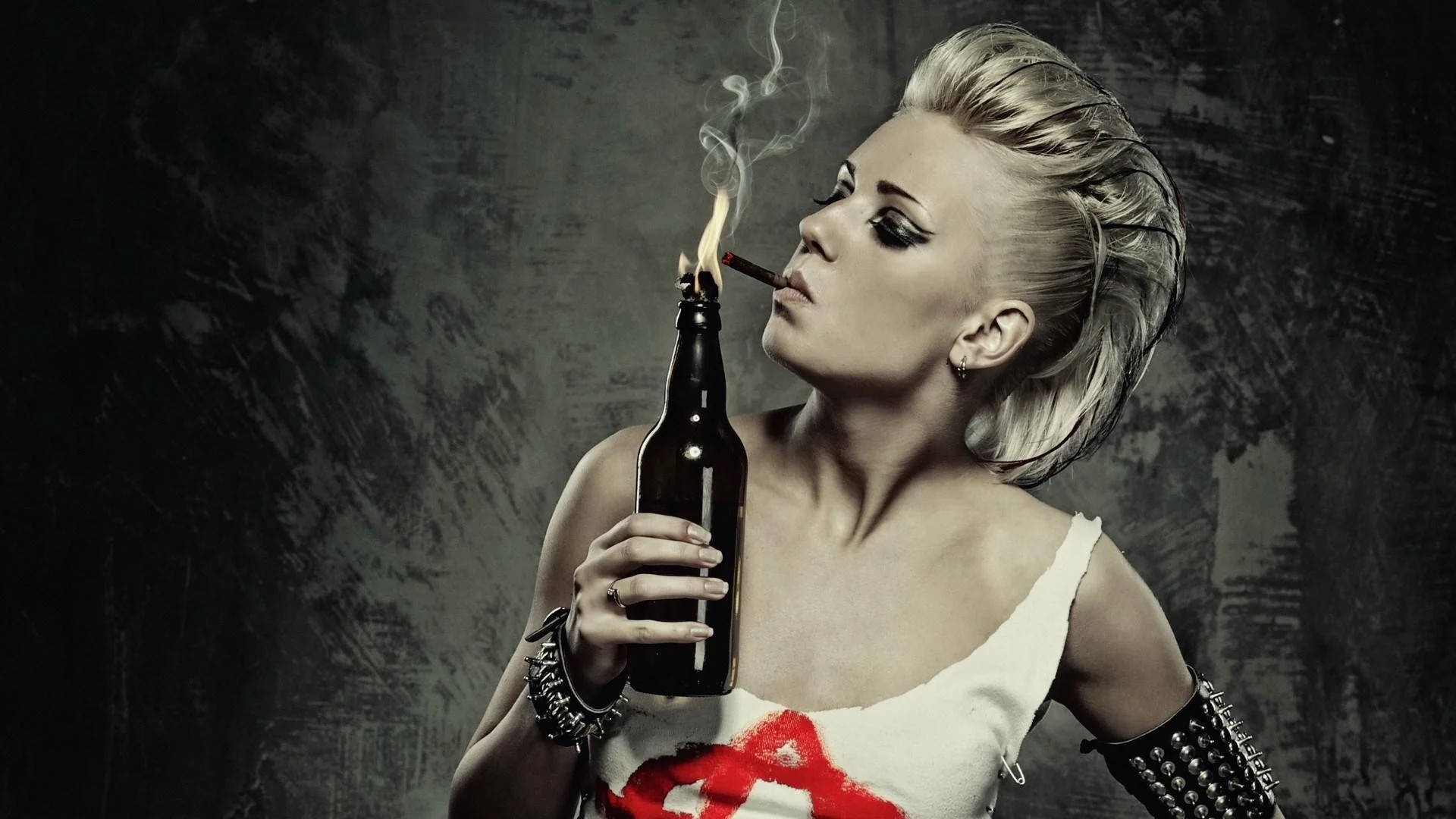 Bad Girl Smoking Tobacco Wallpaper
