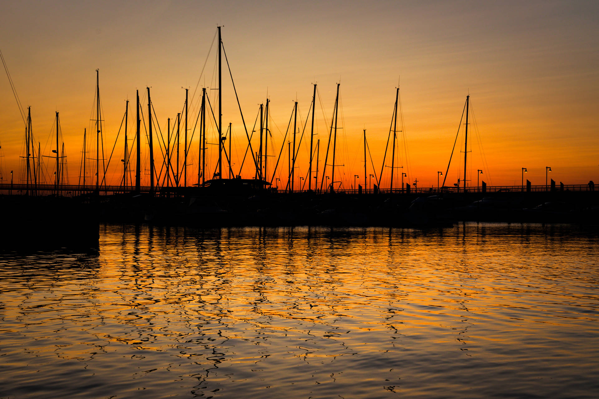 Båd Silhuet I Havnen Wallpaper