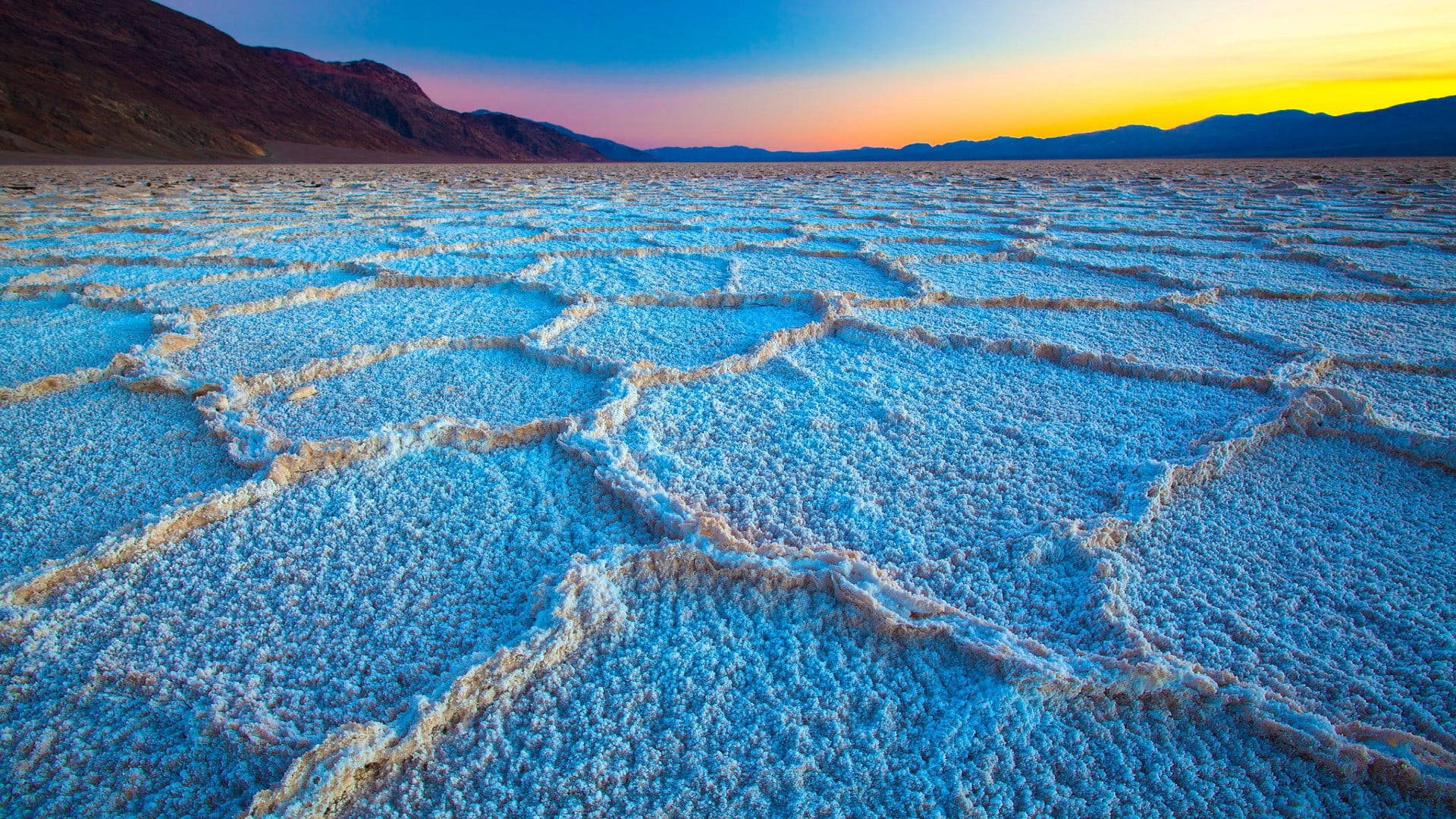 Solnedgångi Badwater Basin, Death Valley. Wallpaper