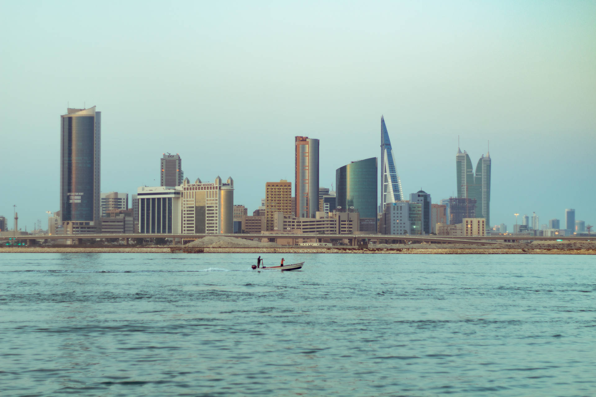 Blickauf Bahrain Vom Meer Aus Wallpaper