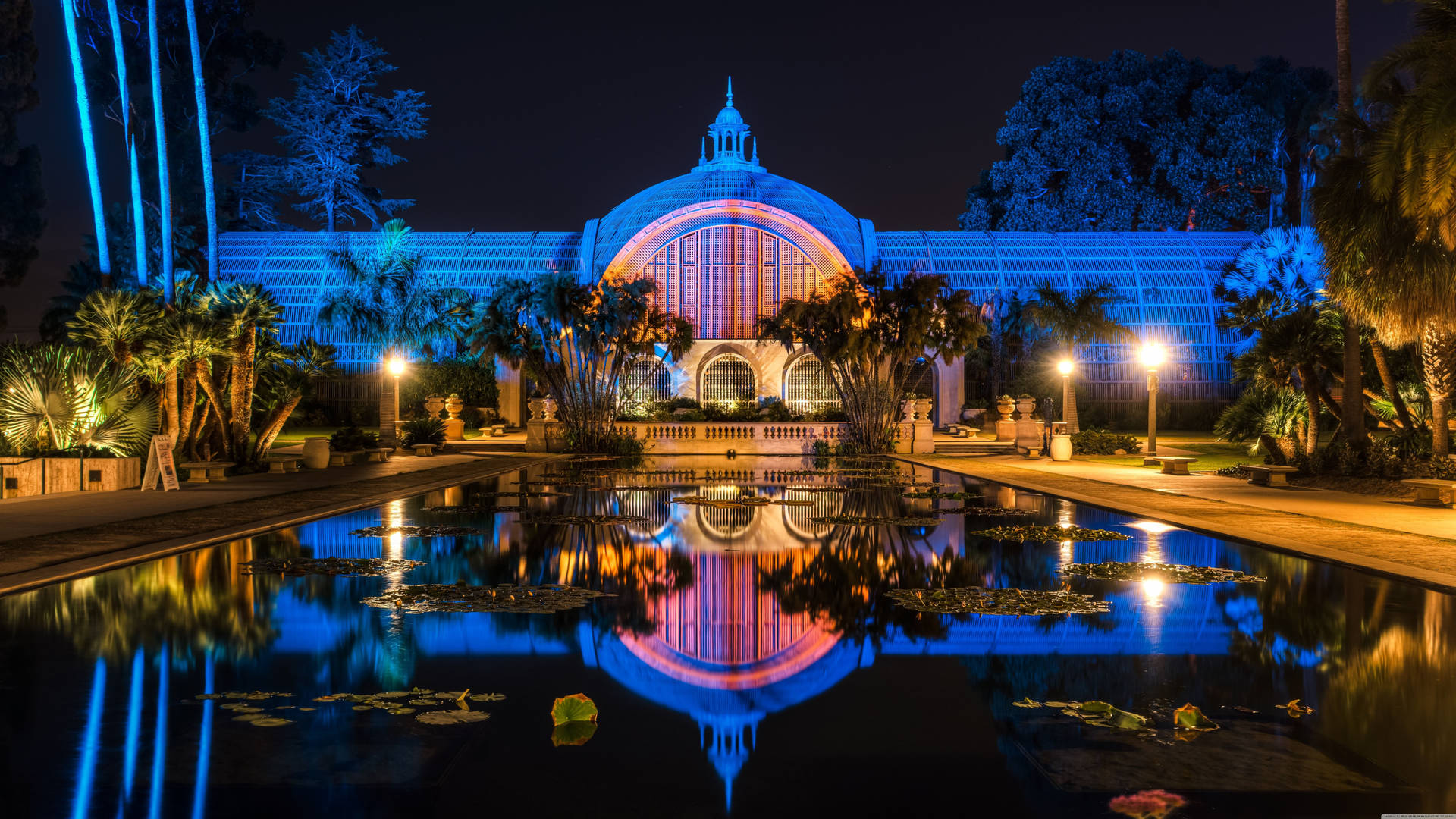 Enjoy an afternoon visiting the picturesque Balboa Park in San Diego Wallpaper