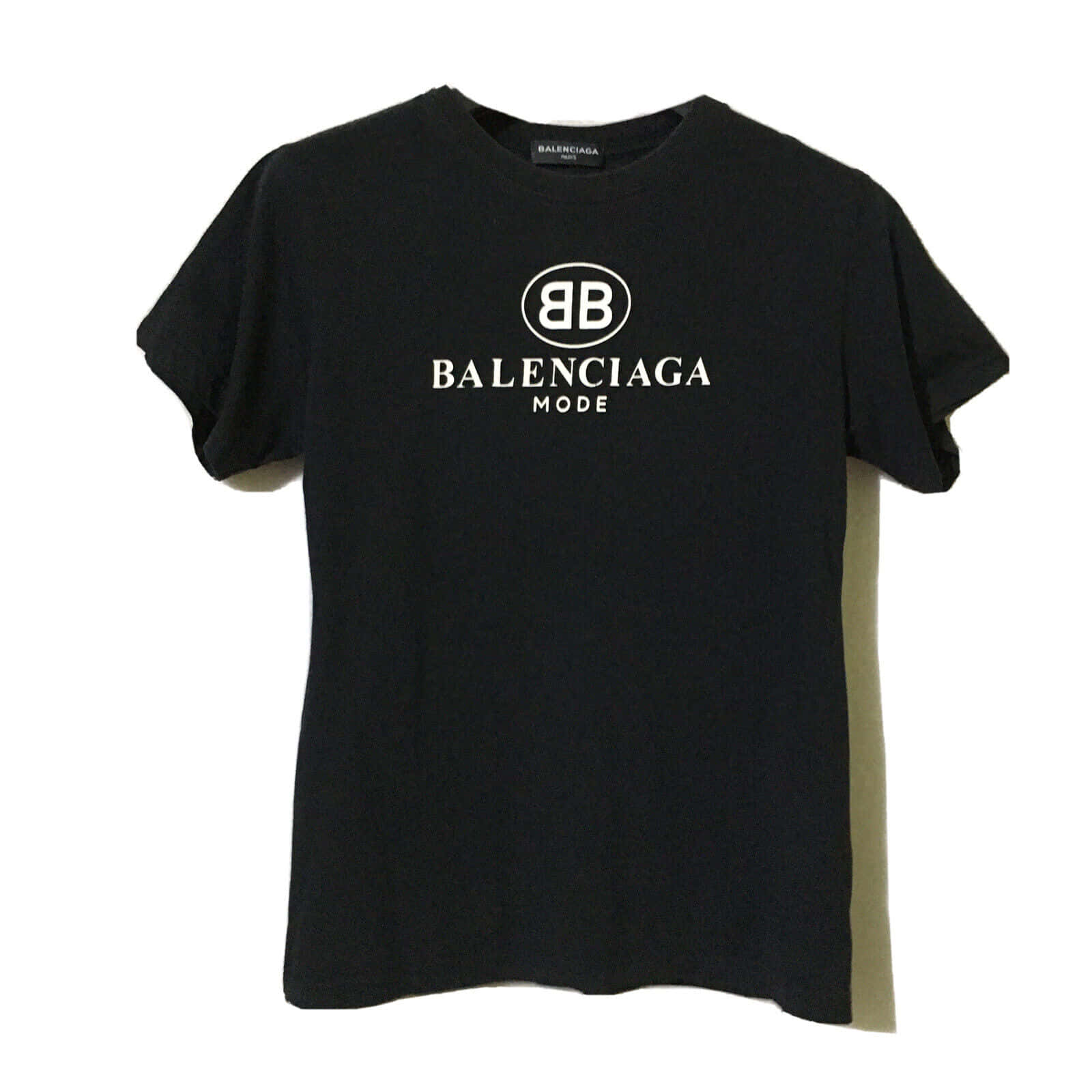 Drop the cool look with Balenciaga!