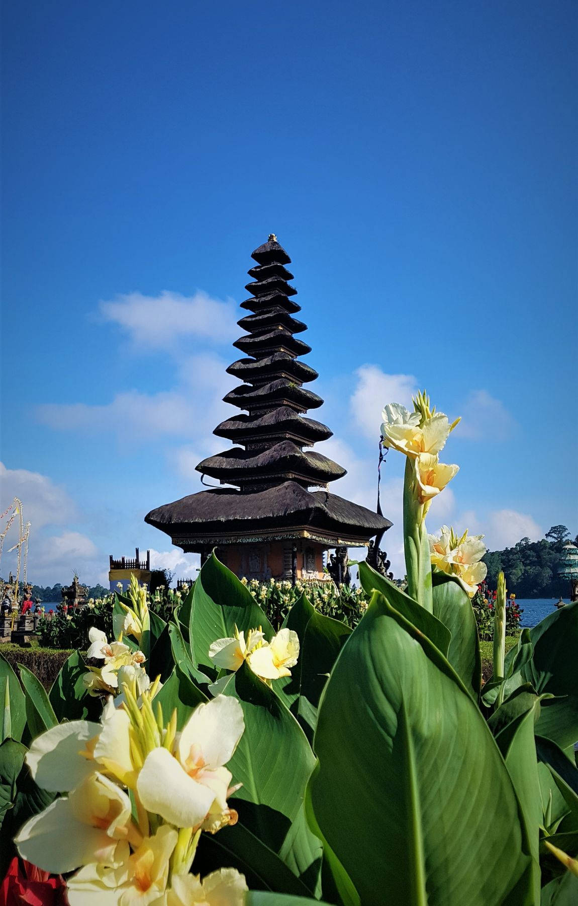 Bali Indonesia Peaceful Hindu Temple Background