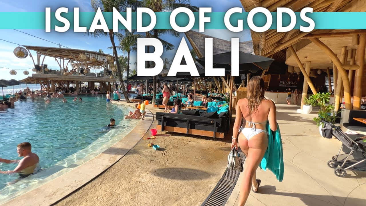 Unapuesta De Sol Hipnotizante Sobre La Isla De Bali. Fondo de pantalla
