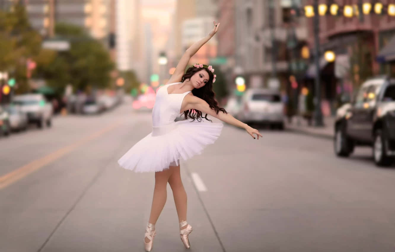 Ballerina Dancer City Pose Photography Wallpaper