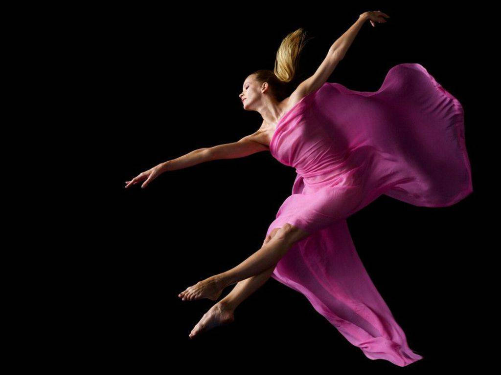 Bailarinade Ballet Con Vestido Rosa Fondo de pantalla