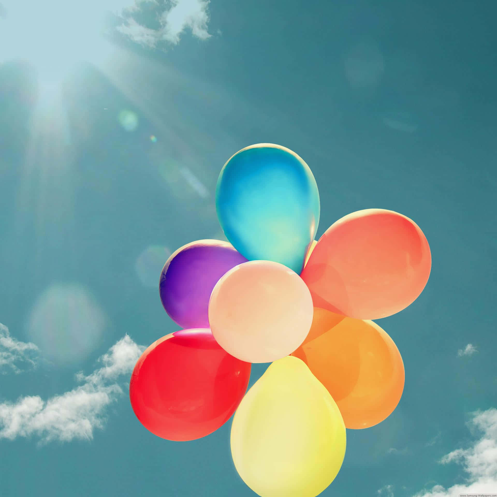 Färggladaballonger Fyller Sommarhimlen!