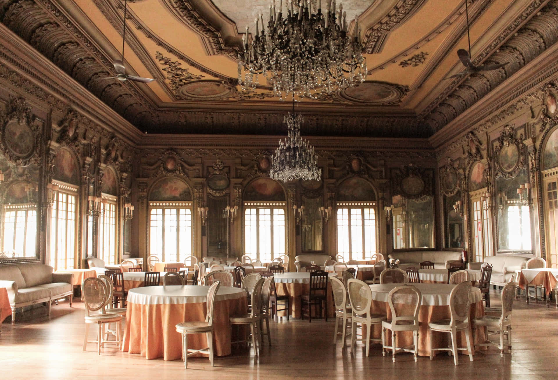 Captivating Ballroom With a Dramatic Feel